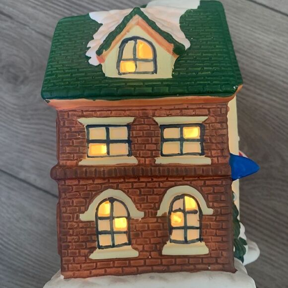 Vintage used Christmas house decoration powered by Ting Shen - Picture 14 of 15